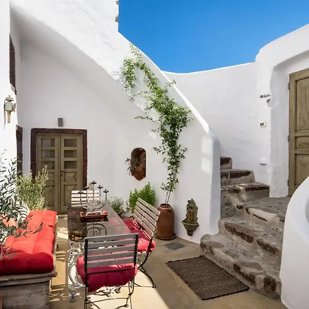 Santorini Vista Legacy Retreat - Live The History, Wake To The View Villa
